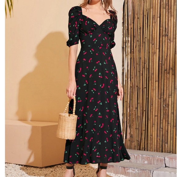 Dresses & Skirts - Classic Cherry Print Sweetheart Neck Maxi Dress